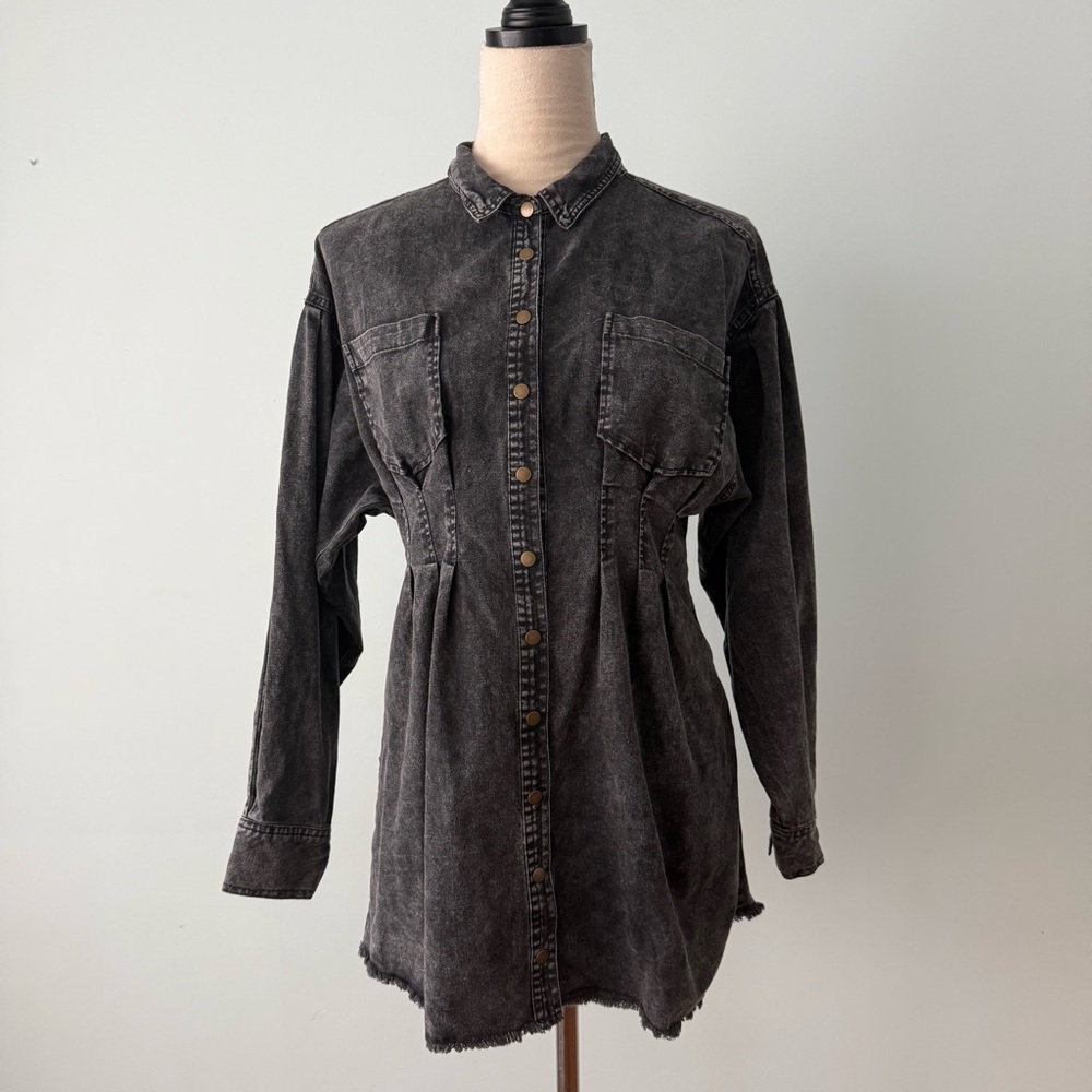 🖤 HYFVE Acid Wash Cotton Shirt Dress Pleated Waist Snap Front Medium🖤 - Picture 2 of 15